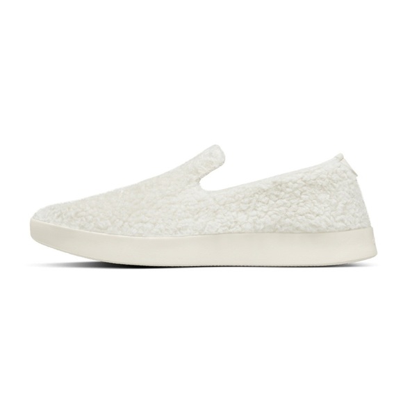 Men’s allbirds Wool Lounger Fluffs in Natural White with Cream Sole - Picture 2 of 11